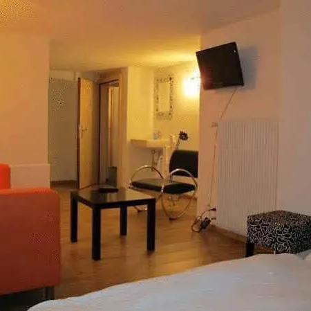 Hotel / Lago 3*